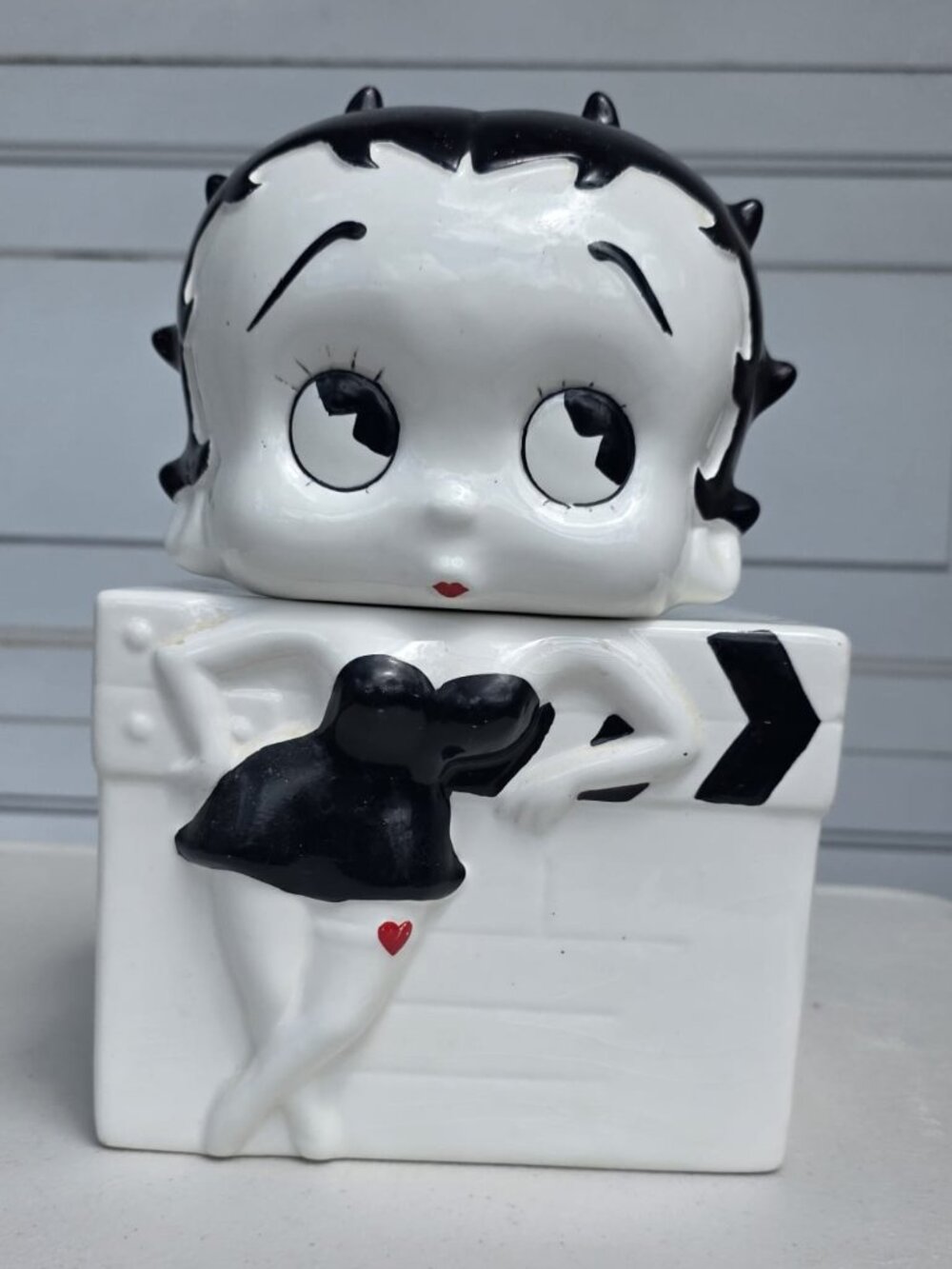 Betty Boop Vintage Collectible cookie jar King Features Syndicate 1995